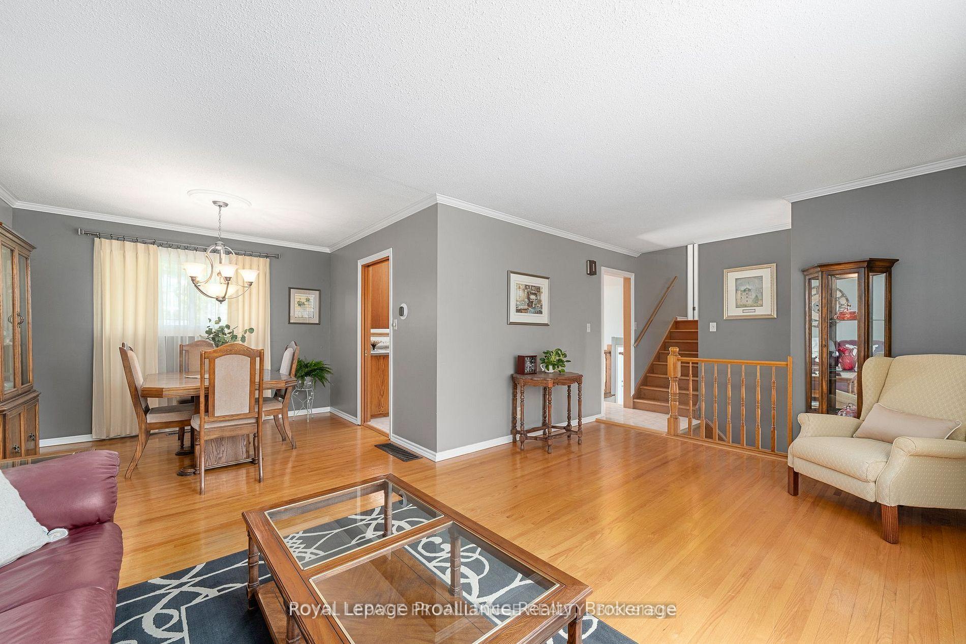 Photo 3 of 25 Keller Drive, Belleville, Belleville Ward — HOMEH