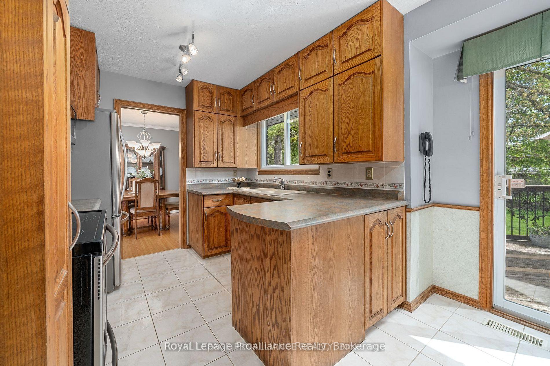 Photo 5 of 25 Keller Drive, Belleville, Belleville Ward — HOMEH