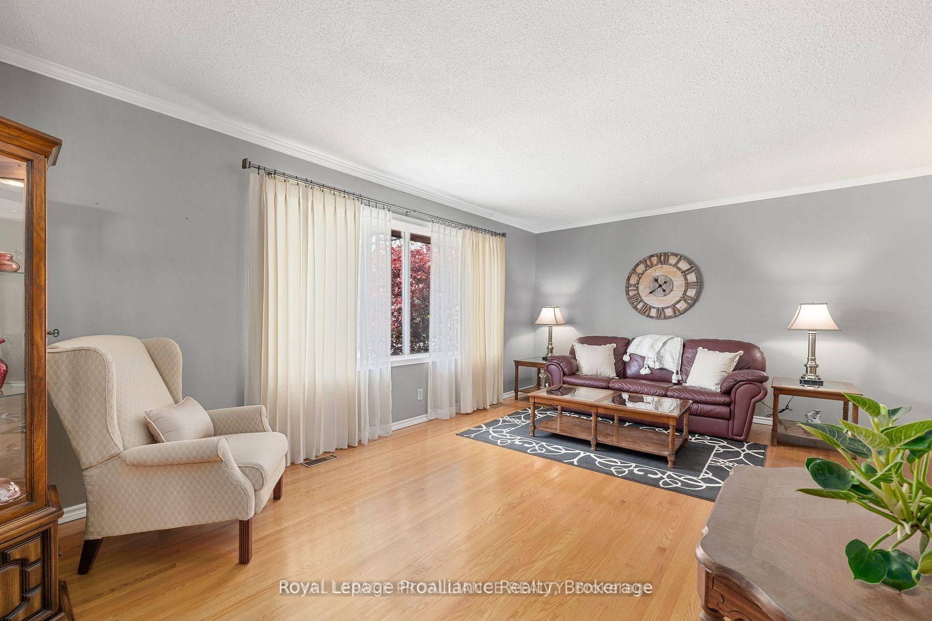 Photo 10 of 25 Keller Drive, Belleville, Belleville Ward — HOMEH