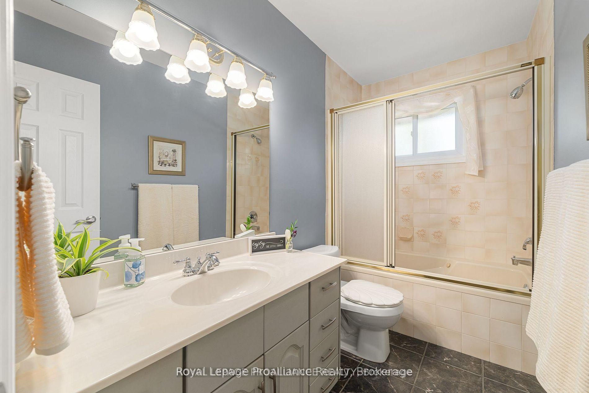 Photo 19 of 25 Keller Drive, Belleville, Belleville Ward — HOMEH