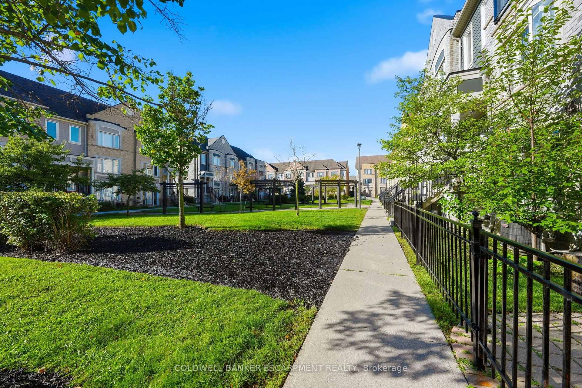 Photo 3 of Unit 142, 3050 Erin Centre Boulevard, Mississauga, Churchill Meadows — HOMEH
