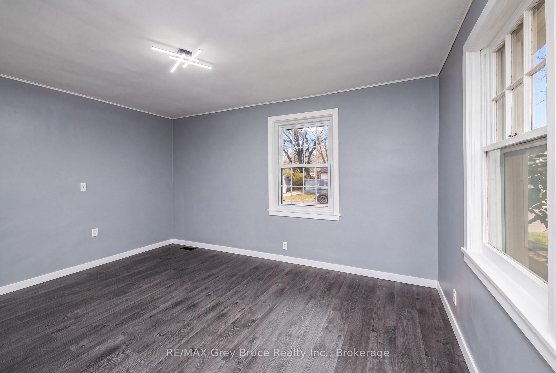 Photo 6 of 701 5th Street E, Owen Sound — HOMEH