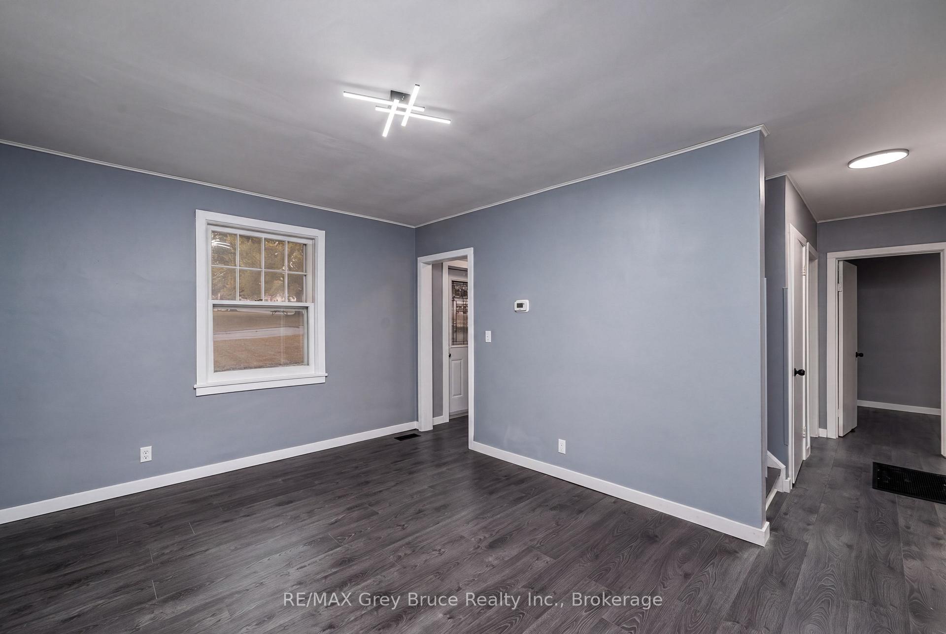 Photo 7 of 701 5th Street E, Owen Sound — HOMEH