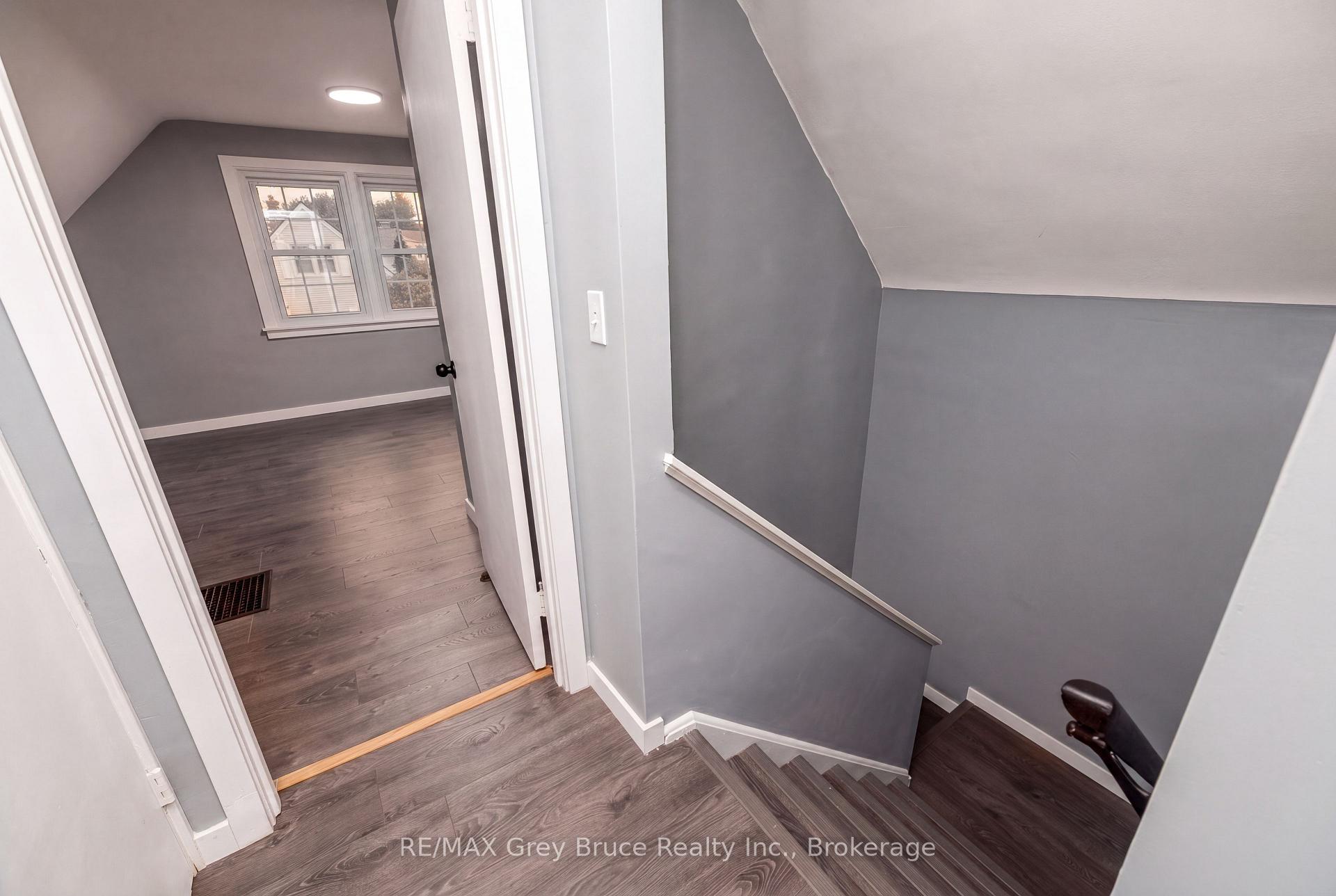 Photo 15 of 701 5th Street E, Owen Sound — HOMEH