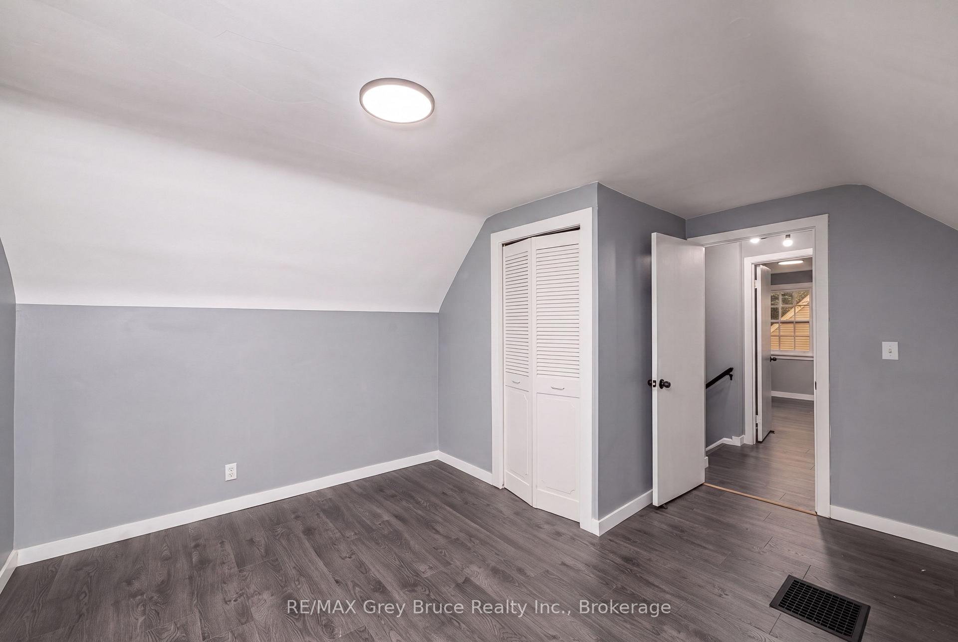 Photo 17 of 701 5th Street E, Owen Sound — HOMEH