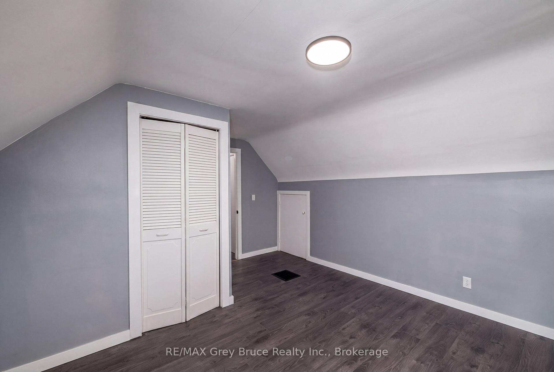 Photo 18 of 701 5th Street E, Owen Sound — HOMEH