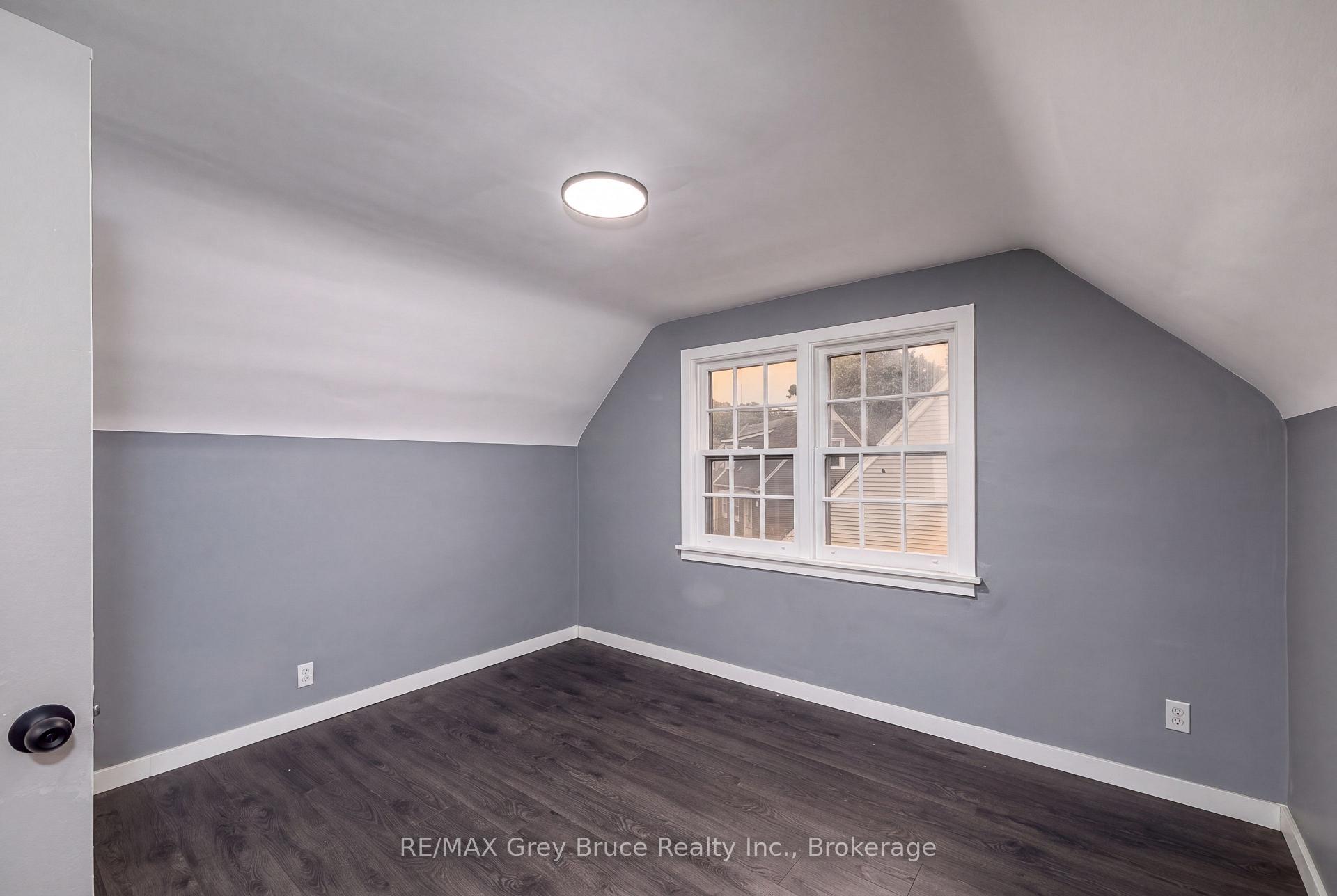 Photo 19 of 701 5th Street E, Owen Sound — HOMEH