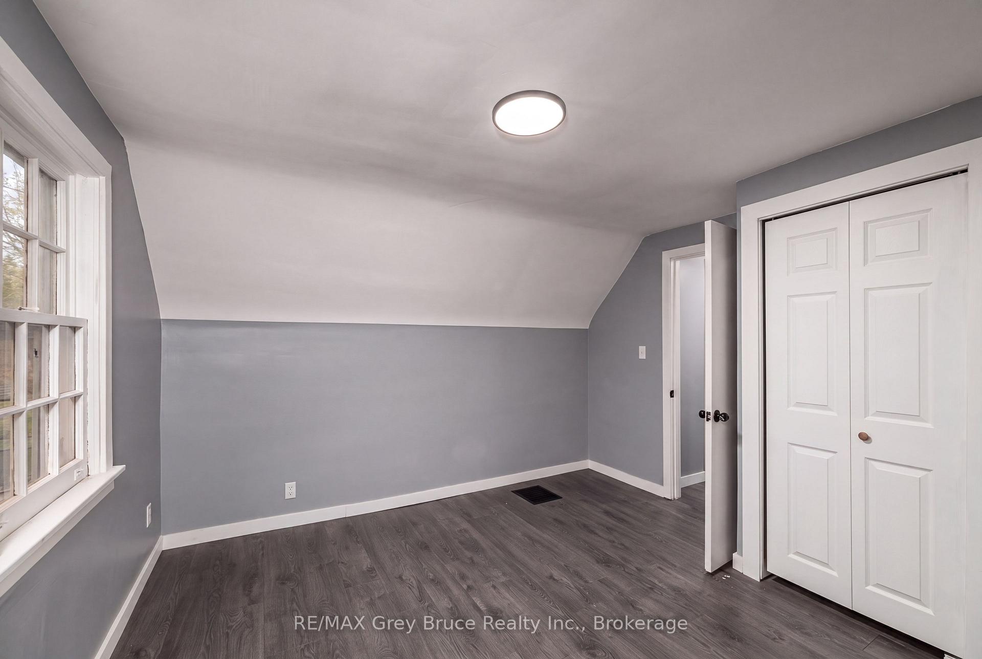 Photo 21 of 701 5th Street E, Owen Sound — HOMEH