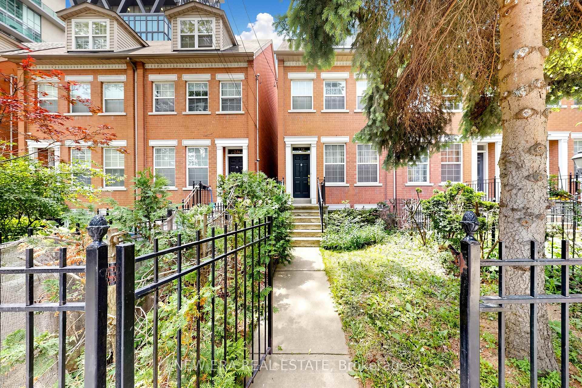 Photo 3 of 238 George Street, Toronto, Moss Park — HOMEH