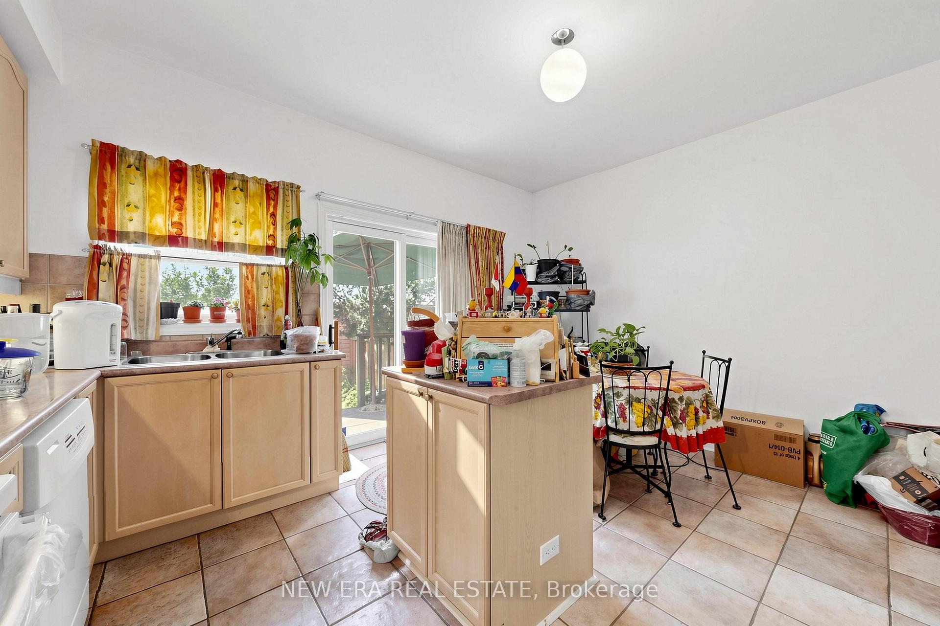 Photo 35 of 238 George Street, Toronto, Moss Park — HOMEH