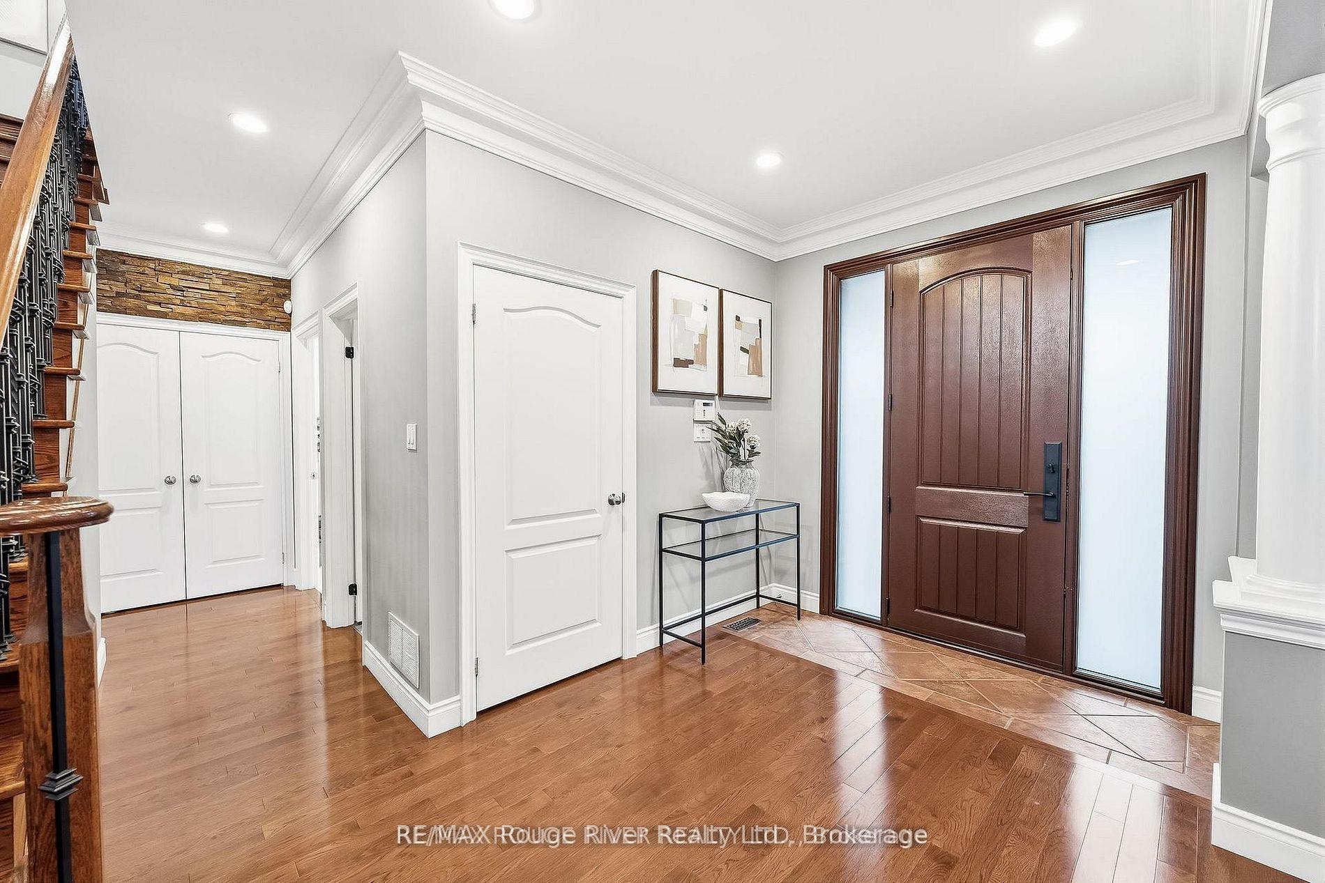 Photo 8 of 30 Hanover Court, Whitby, Lynde Creek — HOMEH