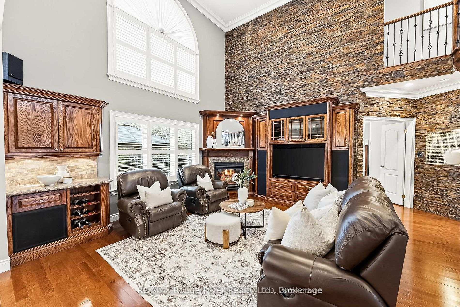 Photo 9 of 30 Hanover Court, Whitby, Lynde Creek — HOMEH