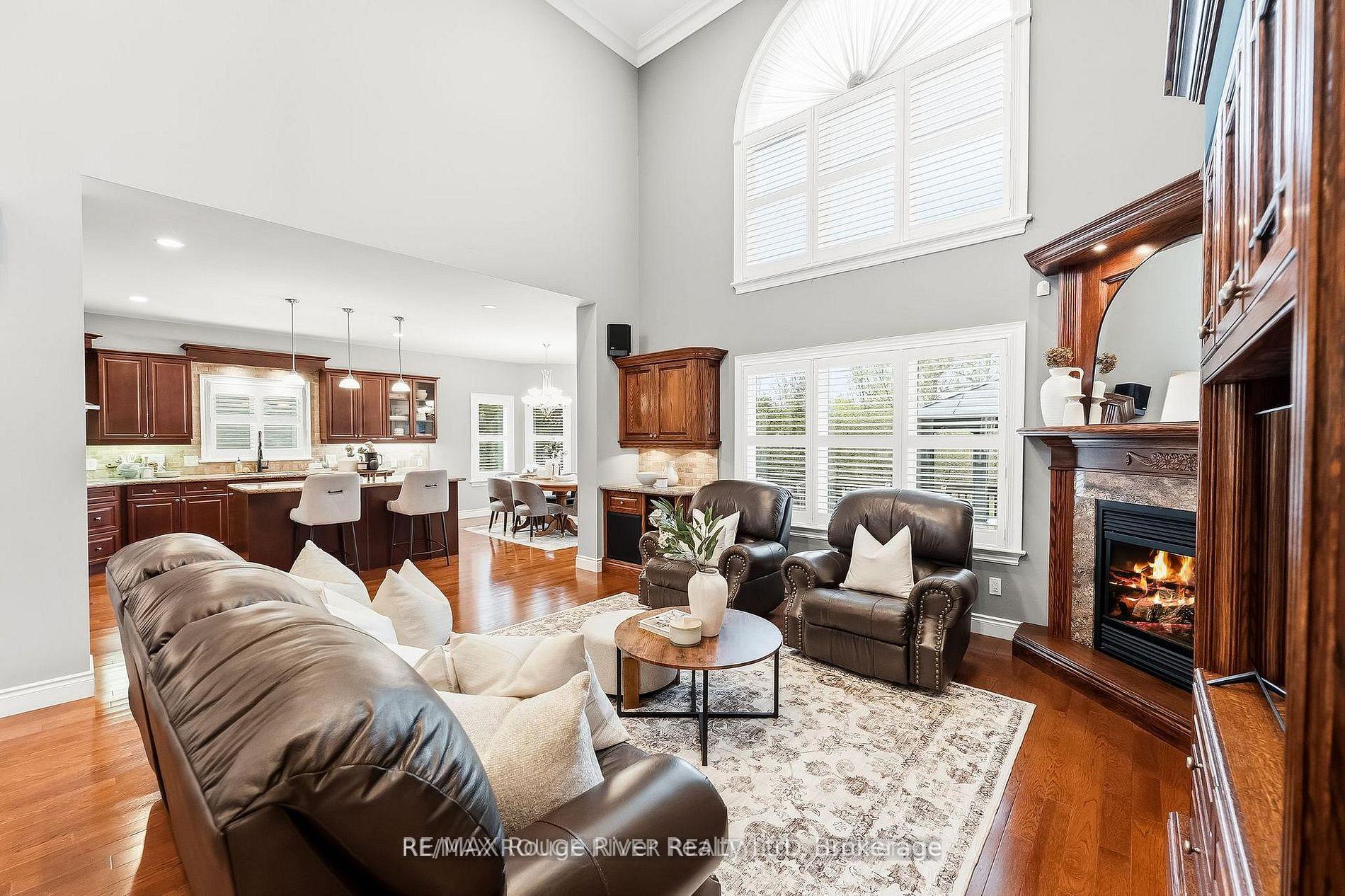 Photo 10 of 30 Hanover Court, Whitby, Lynde Creek — HOMEH