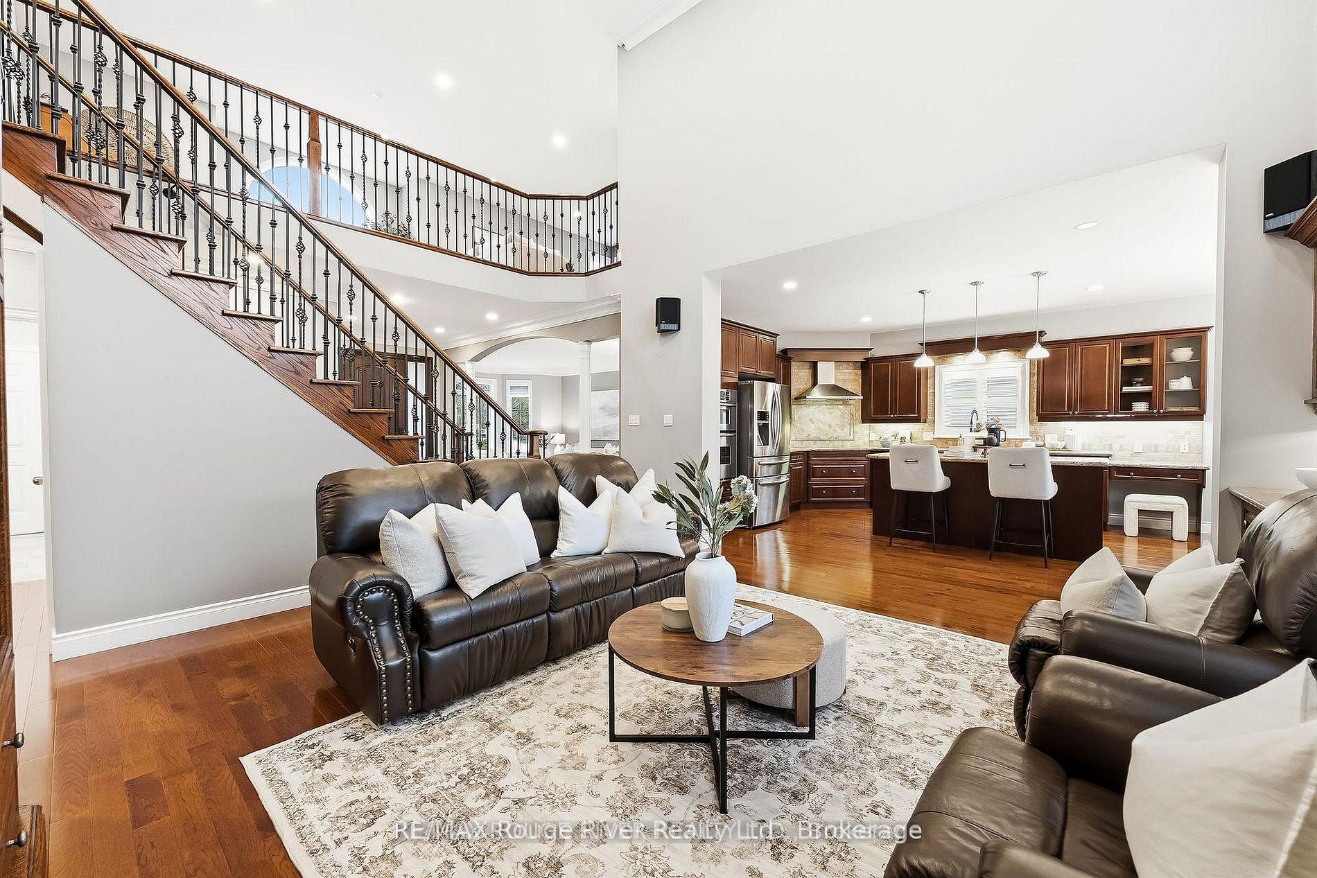 Photo 11 of 30 Hanover Court, Whitby, Lynde Creek — HOMEH