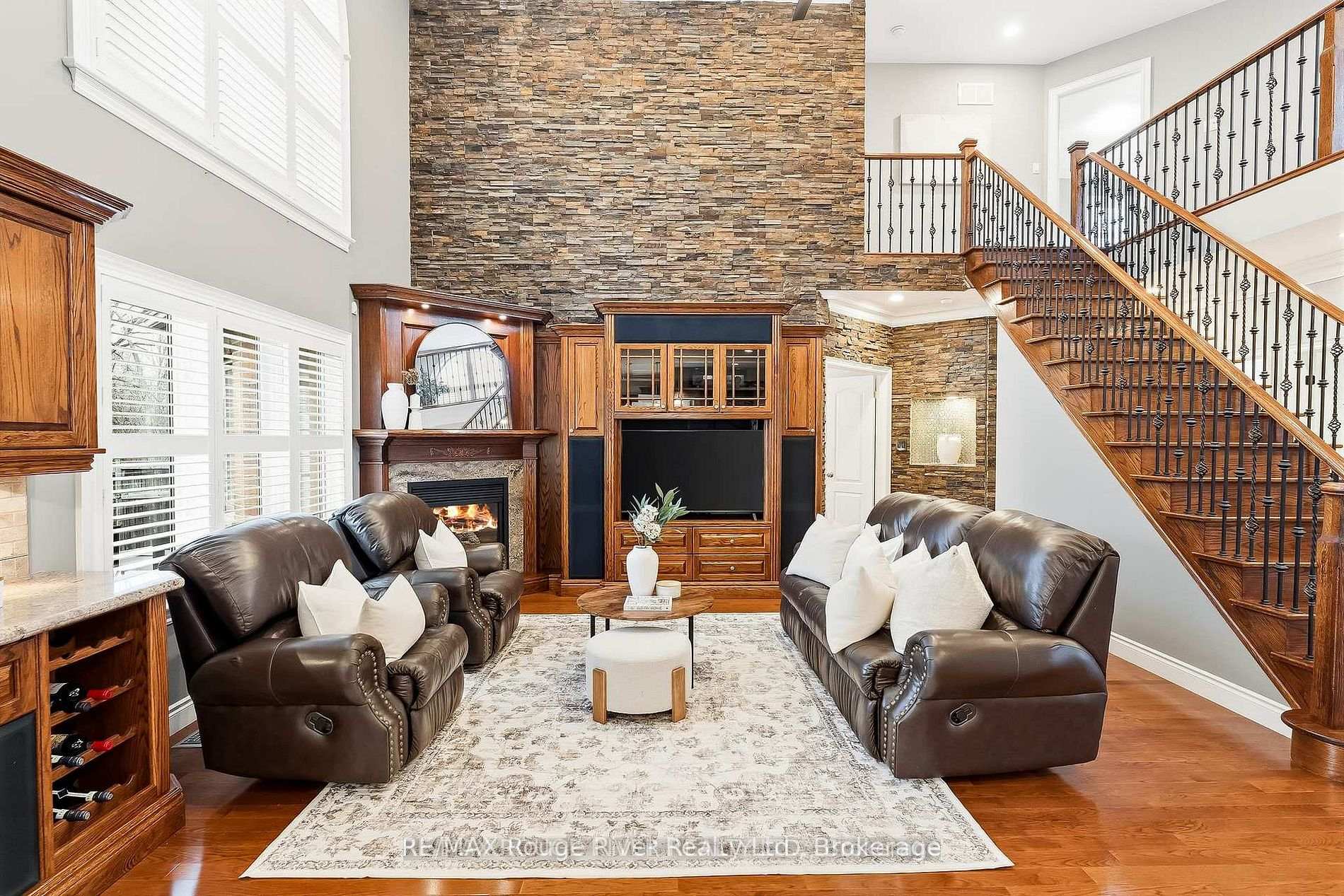 Photo 12 of 30 Hanover Court, Whitby, Lynde Creek — HOMEH