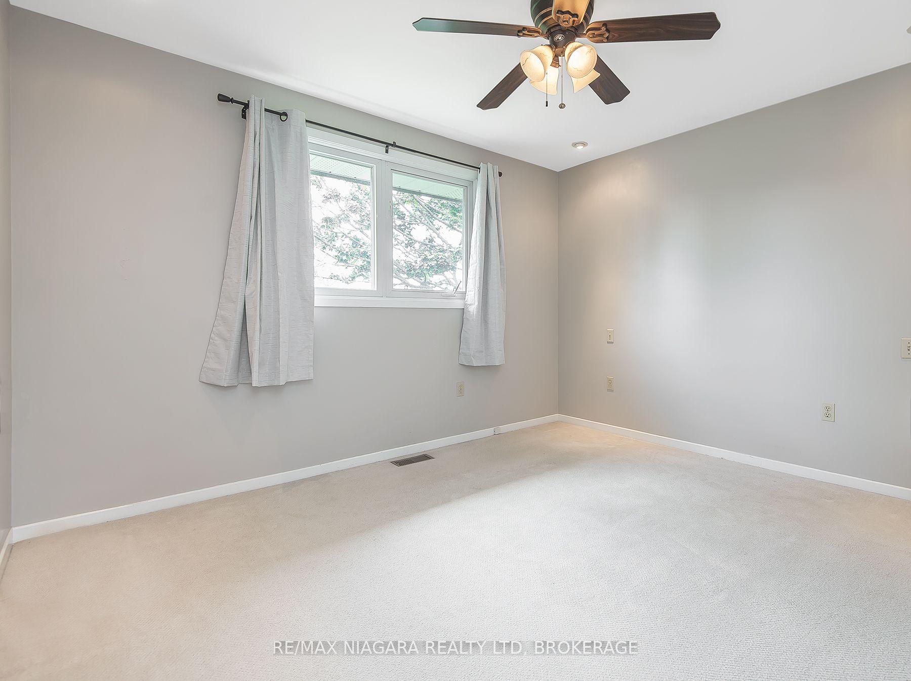 Photo 16 of 15 Windsor Terrace, Port Colborne, Main Street — HOMEH