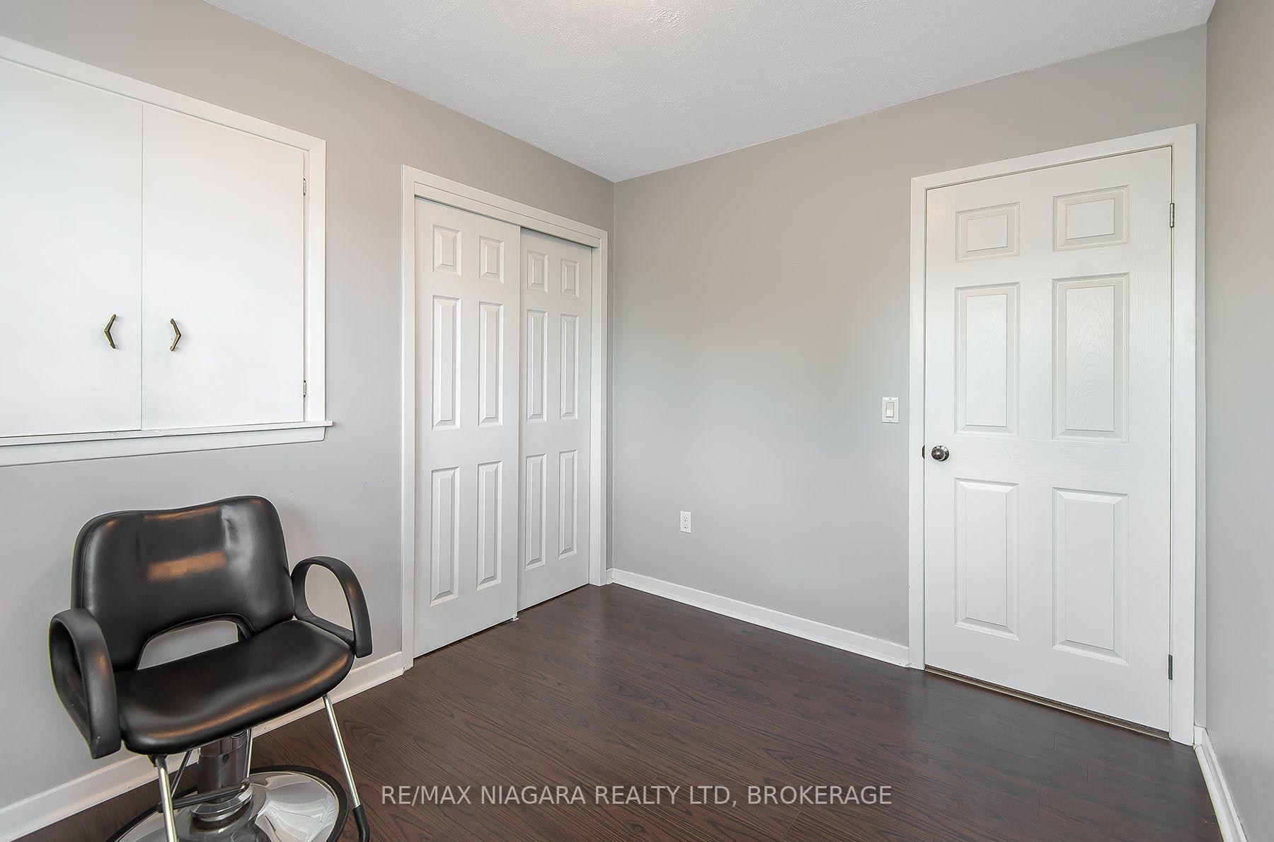 Photo 21 of 15 Windsor Terrace, Port Colborne, Main Street — HOMEH