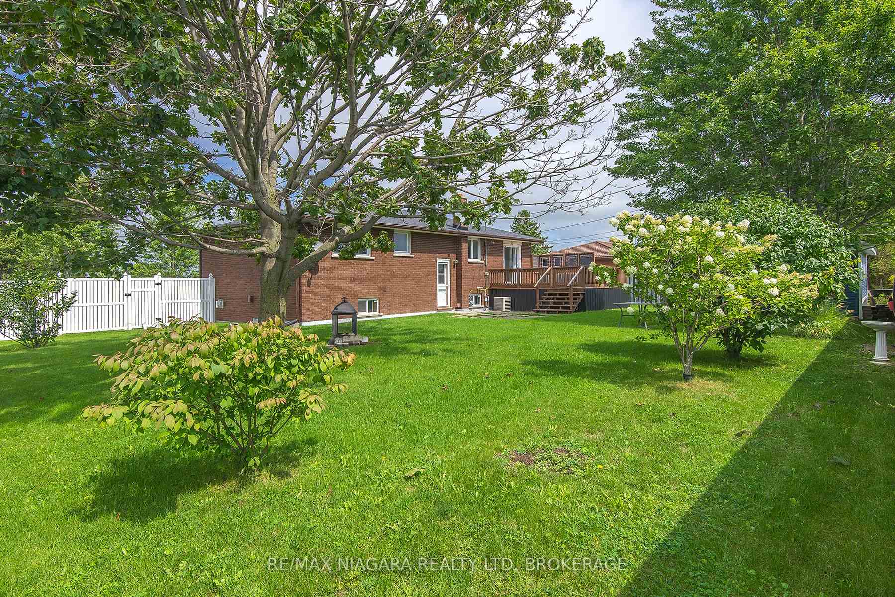 Photo 35 of 15 Windsor Terrace, Port Colborne, Main Street — HOMEH