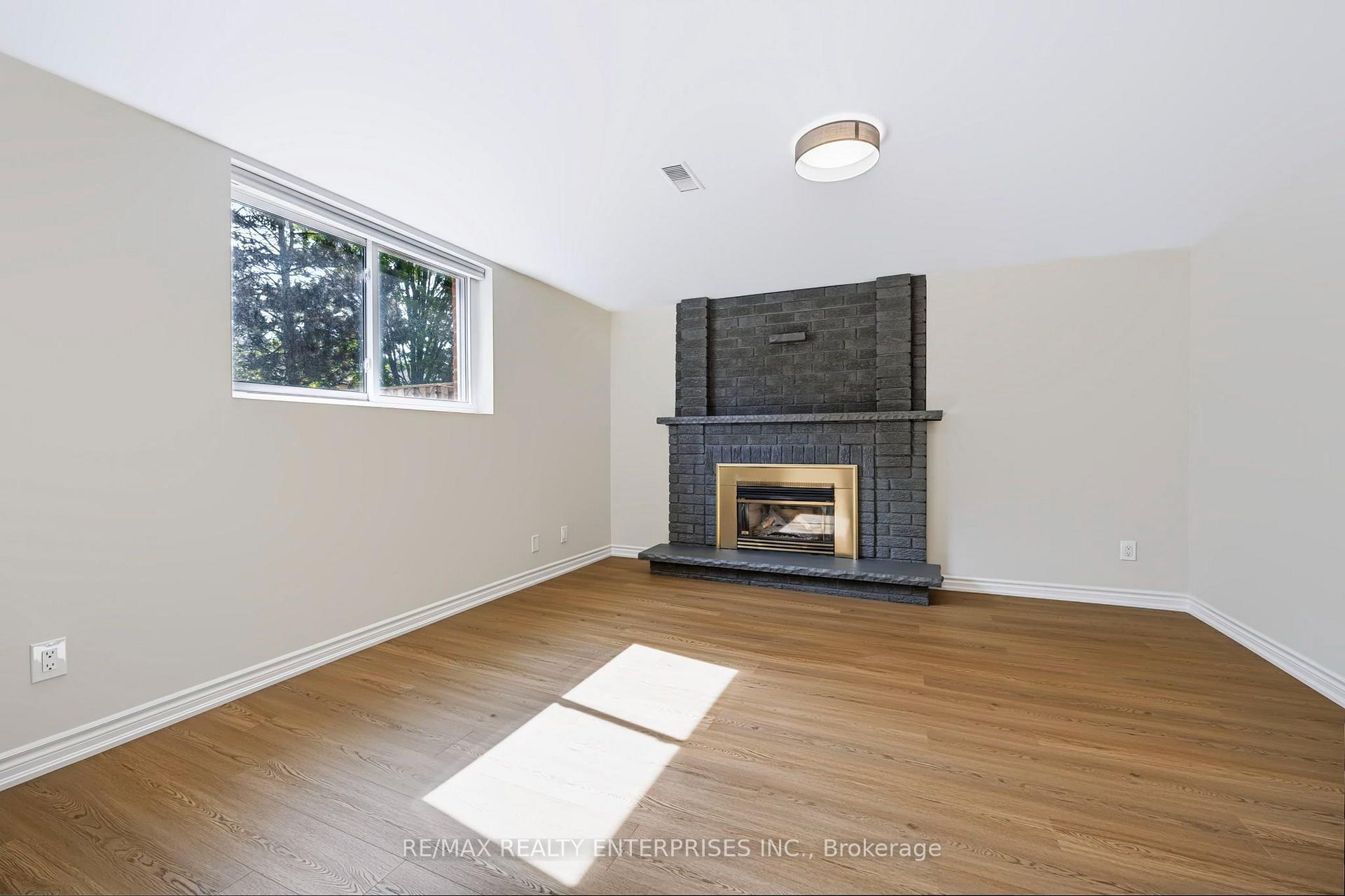 Photo 3 of Unit Lower, 772 Gardner Avenue, Mississauga, Lakeview — HOMEH