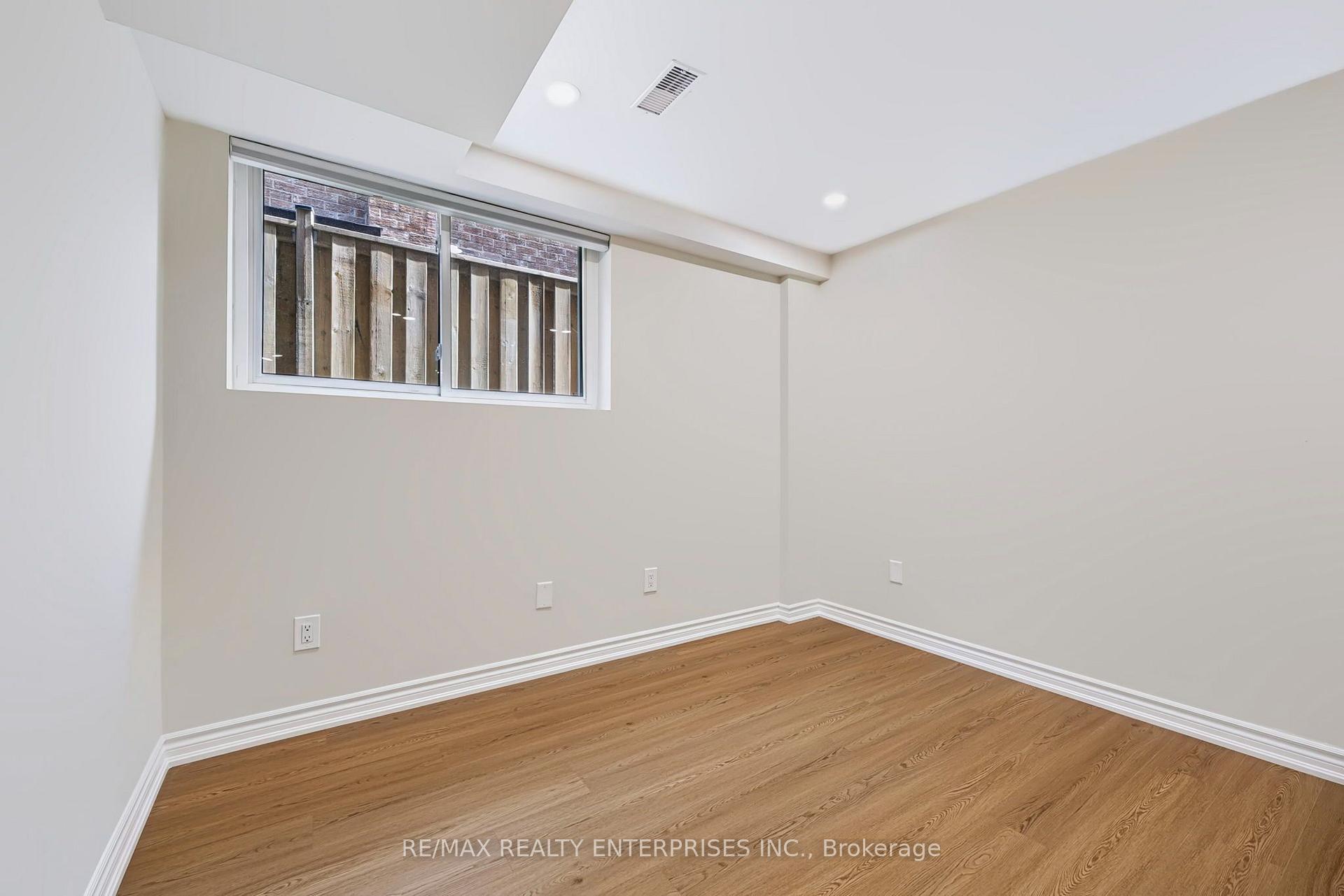 Photo 12 of Unit Lower, 772 Gardner Avenue, Mississauga, Lakeview — HOMEH