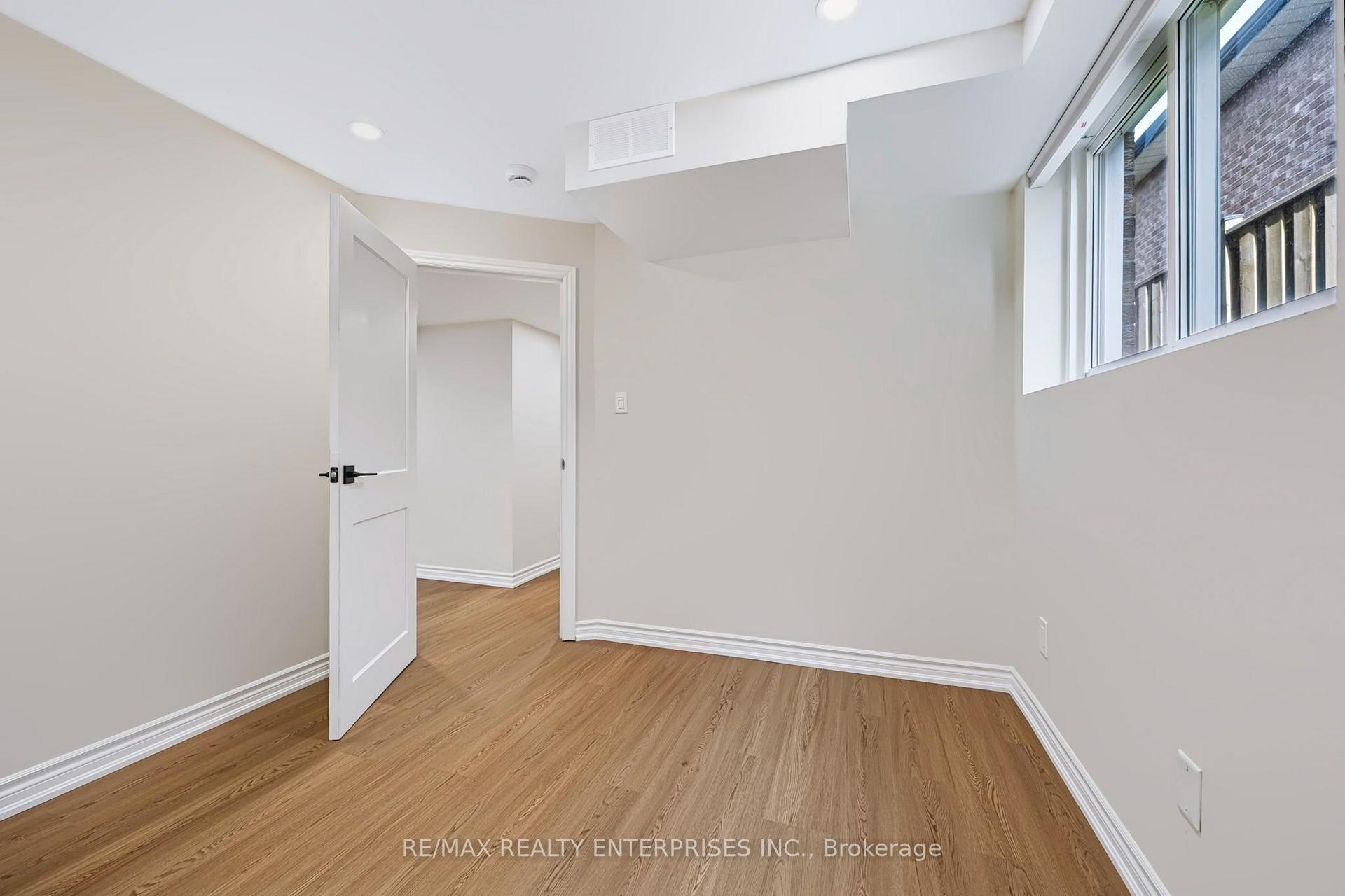 Photo 13 of Unit Lower, 772 Gardner Avenue, Mississauga, Lakeview — HOMEH