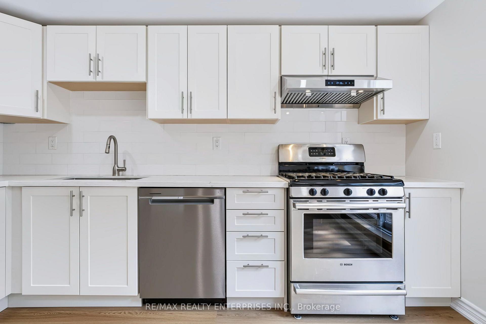 Photo 16 of Unit Lower, 772 Gardner Avenue, Mississauga, Lakeview — HOMEH