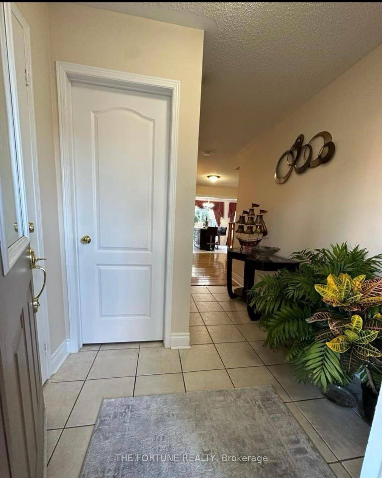 Photo 3 of Unit Upper, 22 Waterdale Road, Brampton, Fletcher's Meadow — HOMEH