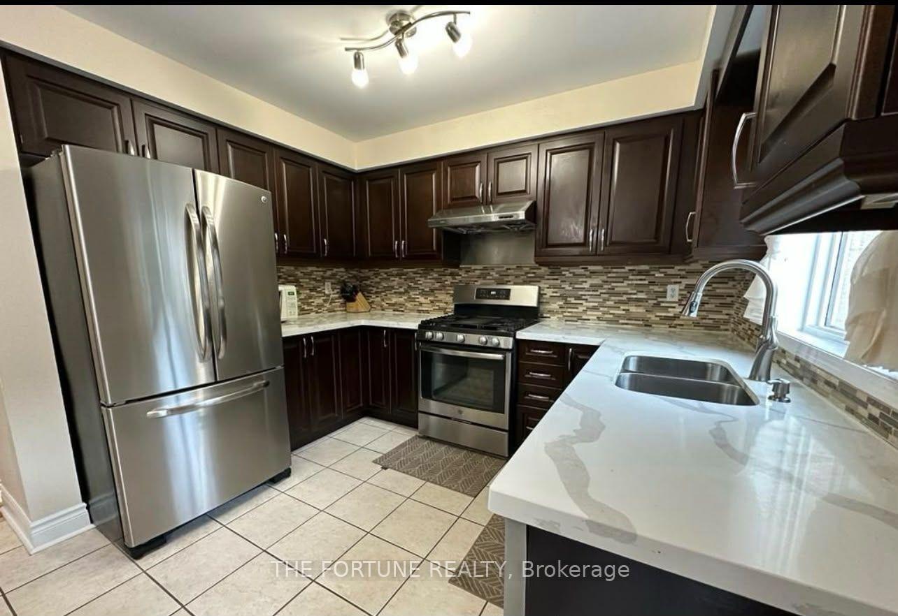 Photo 4 of Unit Upper, 22 Waterdale Road, Brampton, Fletcher's Meadow — HOMEH