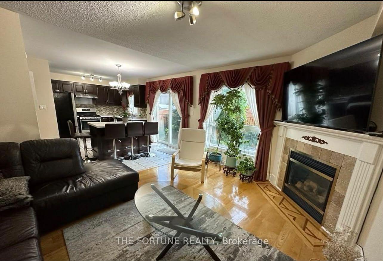 Photo 7 of Unit Upper, 22 Waterdale Road, Brampton, Fletcher's Meadow — HOMEH