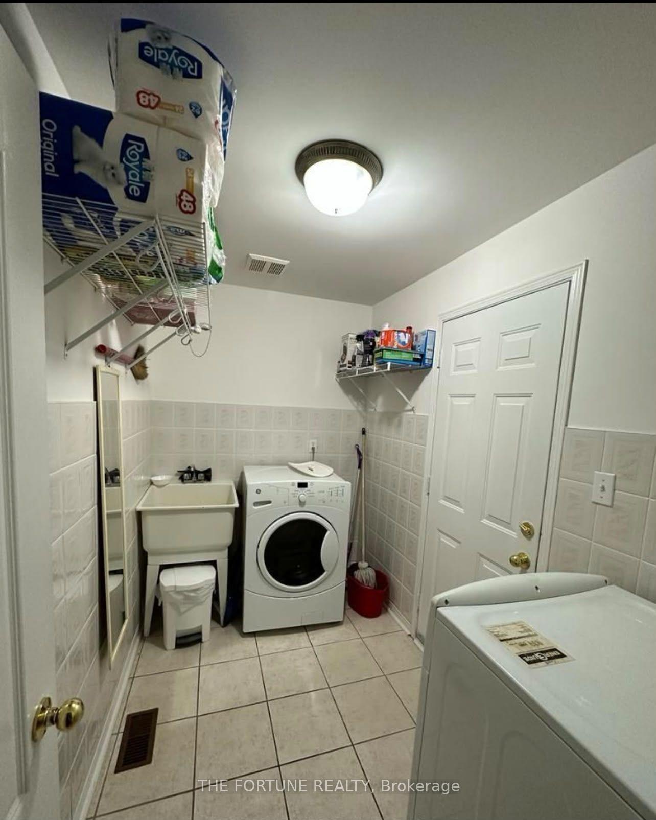 Photo 9 of Unit Upper, 22 Waterdale Road, Brampton, Fletcher's Meadow — HOMEH