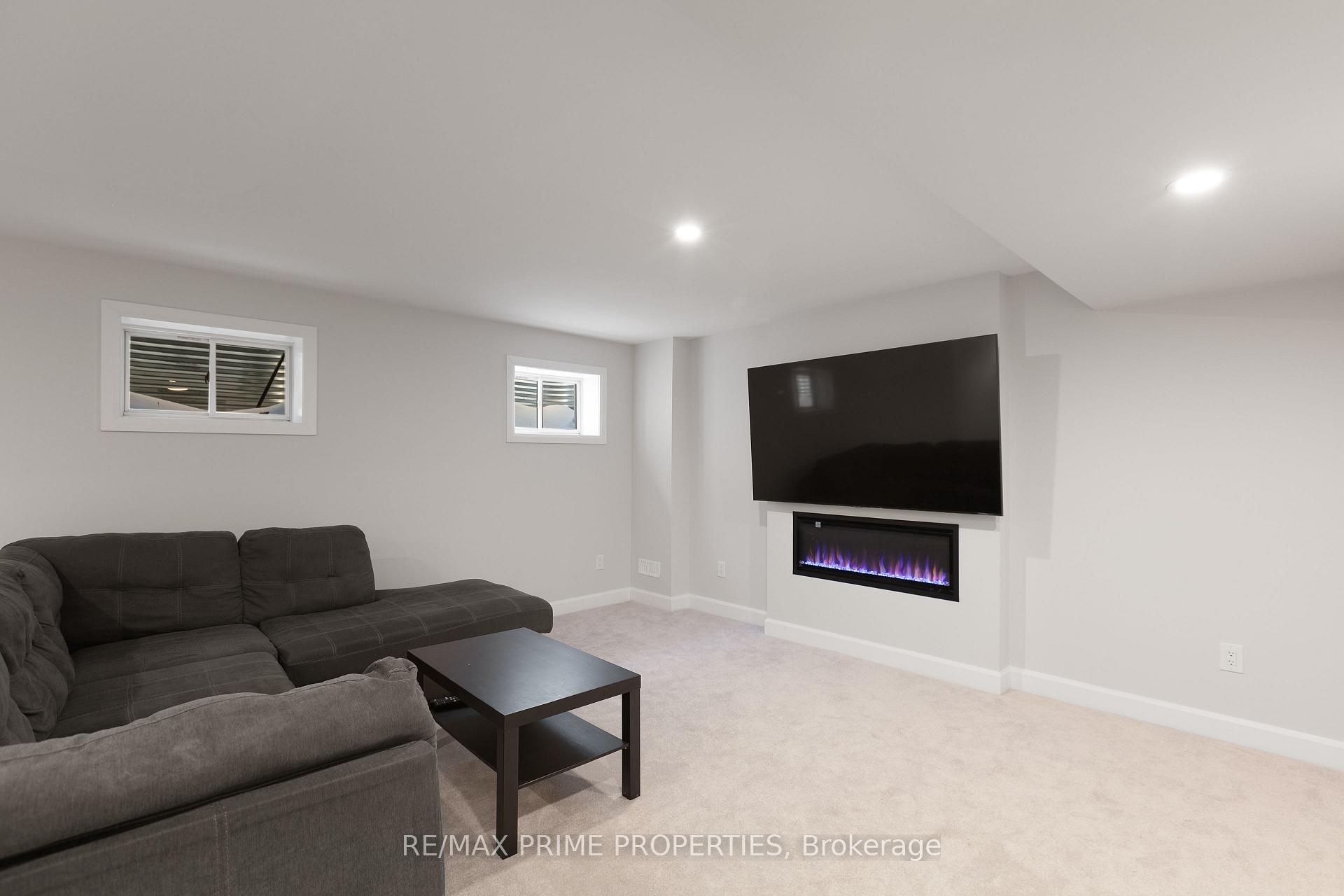 Photo 36 of 820 Mercier Crescent, Ottawa, Chapel Hill South - Orleans Village — HOMEH