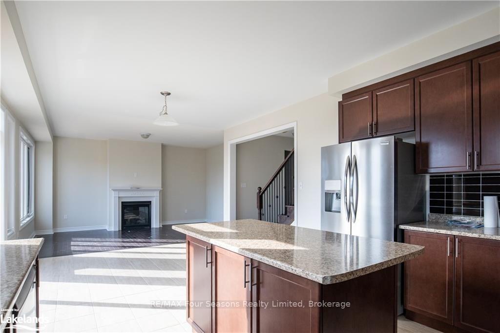 Photo 14 of Unit Upper, 90 Kirby Avenue, Collingwood — HOMEH