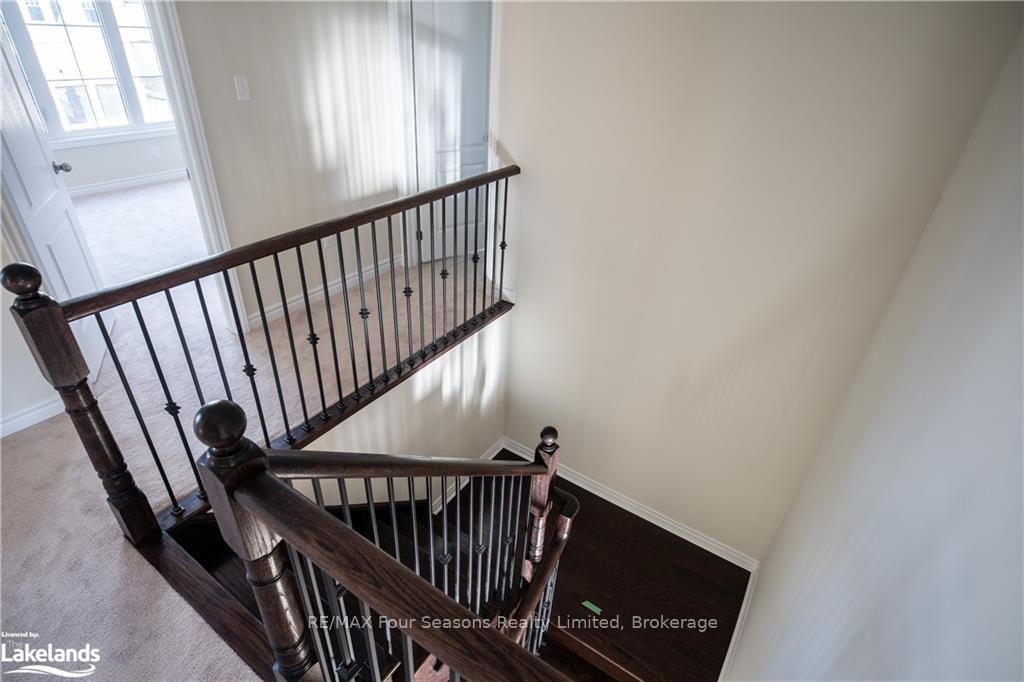 Photo 19 of Unit Upper, 90 Kirby Avenue, Collingwood — HOMEH
