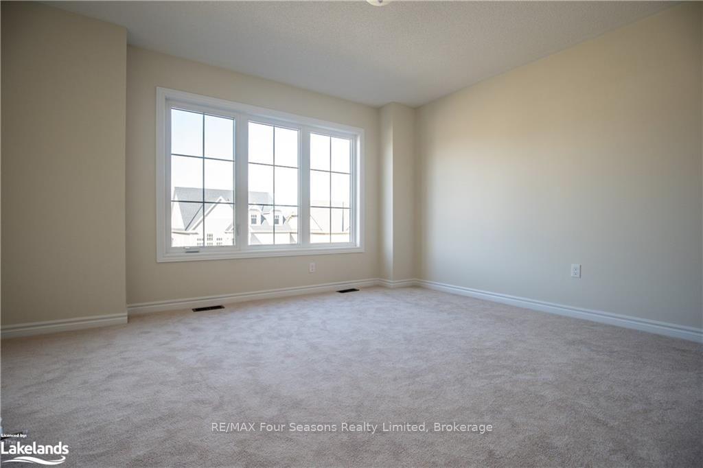 Photo 23 of Unit Upper, 90 Kirby Avenue, Collingwood — HOMEH