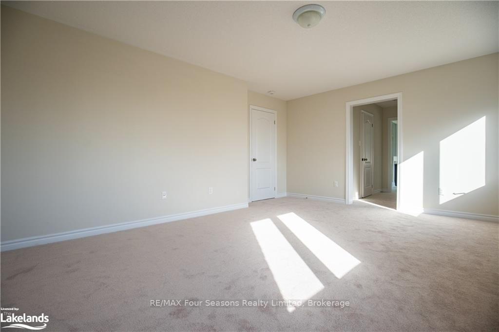 Photo 26 of Unit Upper, 90 Kirby Avenue, Collingwood — HOMEH
