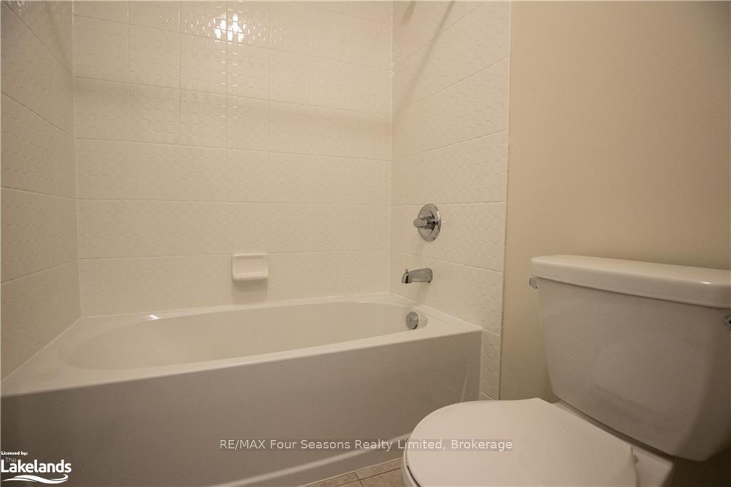 Photo 31 of Unit Upper, 90 Kirby Avenue, Collingwood — HOMEH