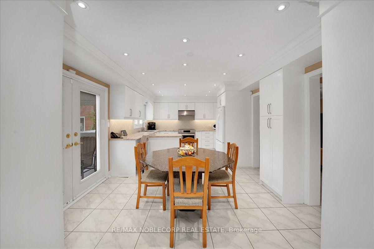 Photo 14 of 109 Wigwoss Drive, Vaughan, East Woodbridge — HOMEH