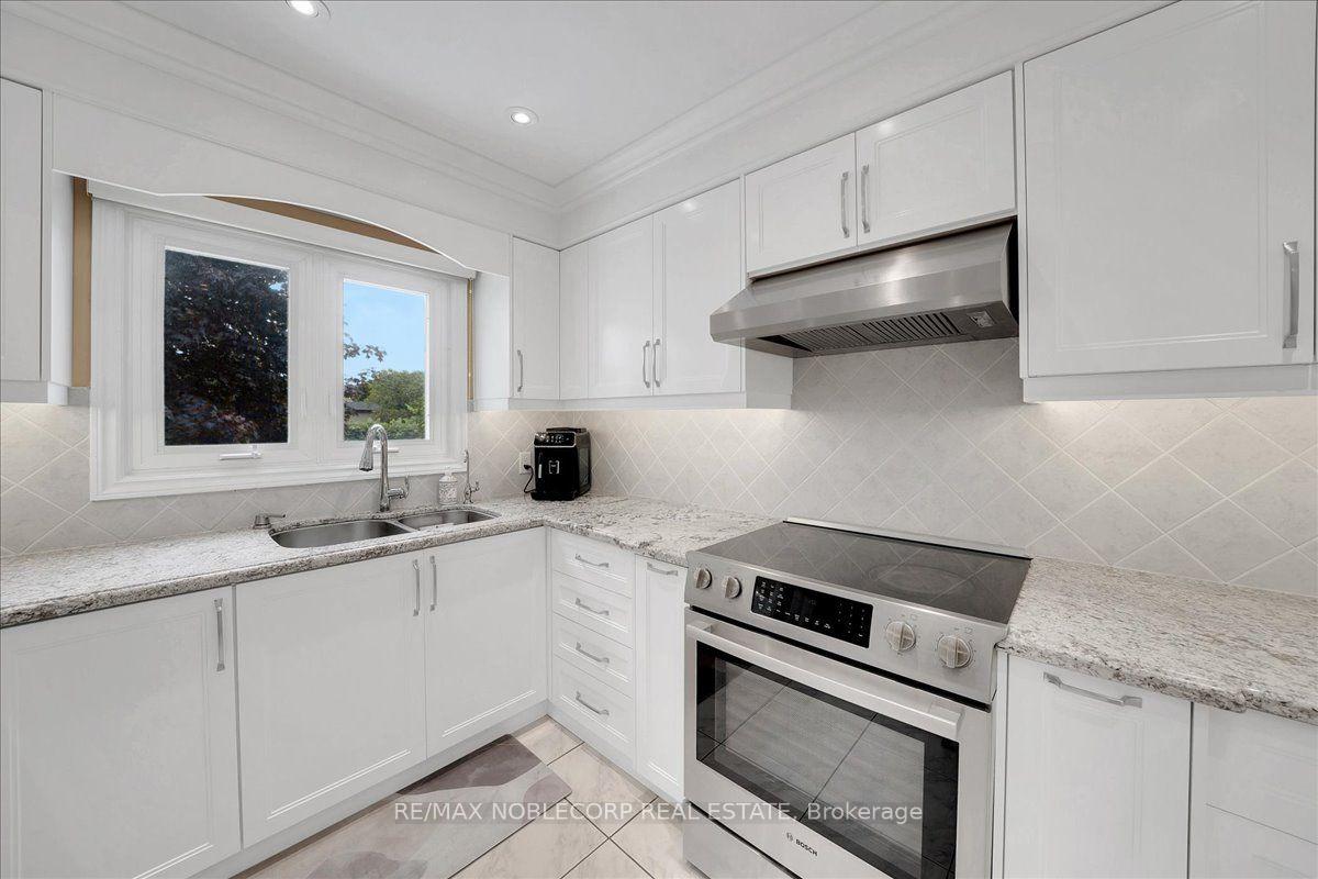 Photo 17 of 109 Wigwoss Drive, Vaughan, East Woodbridge — HOMEH