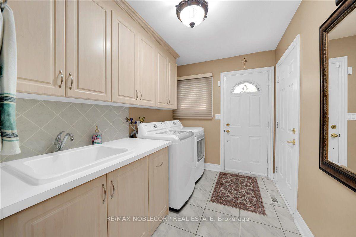 Photo 24 of 109 Wigwoss Drive, Vaughan, East Woodbridge — HOMEH