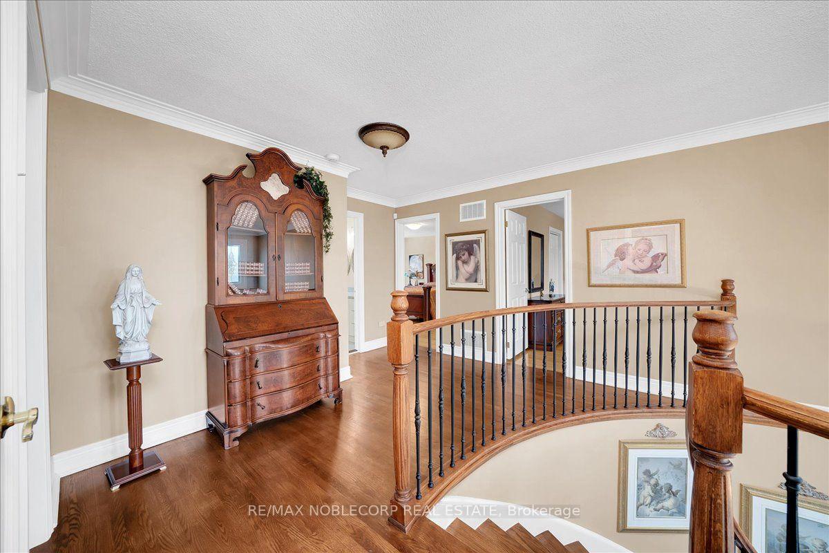 Photo 26 of 109 Wigwoss Drive, Vaughan, East Woodbridge — HOMEH