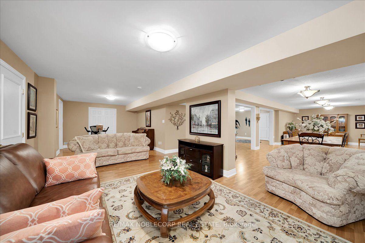 Photo 45 of 109 Wigwoss Drive, Vaughan, East Woodbridge — HOMEH