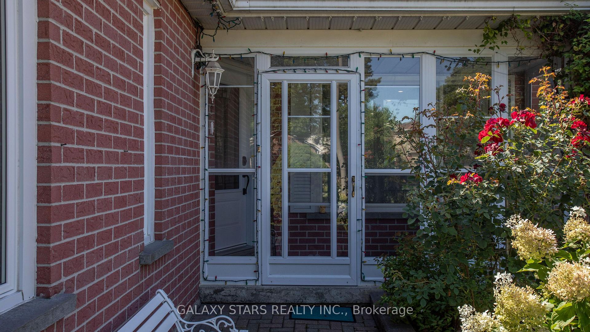 Photo 3 of 40 Nightstar Drive, Richmond Hill, Observatory — HOMEH
