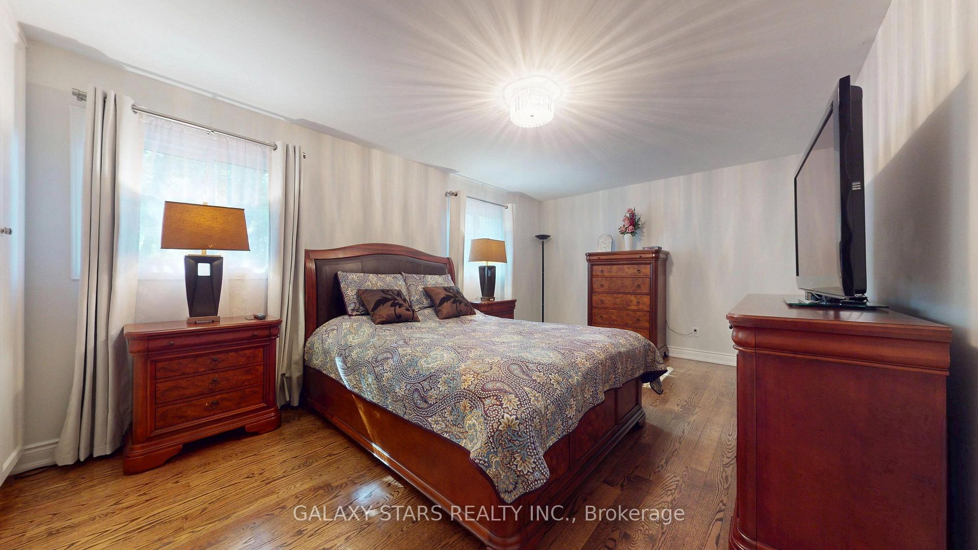 Photo 18 of 40 Nightstar Drive, Richmond Hill, Observatory — HOMEH