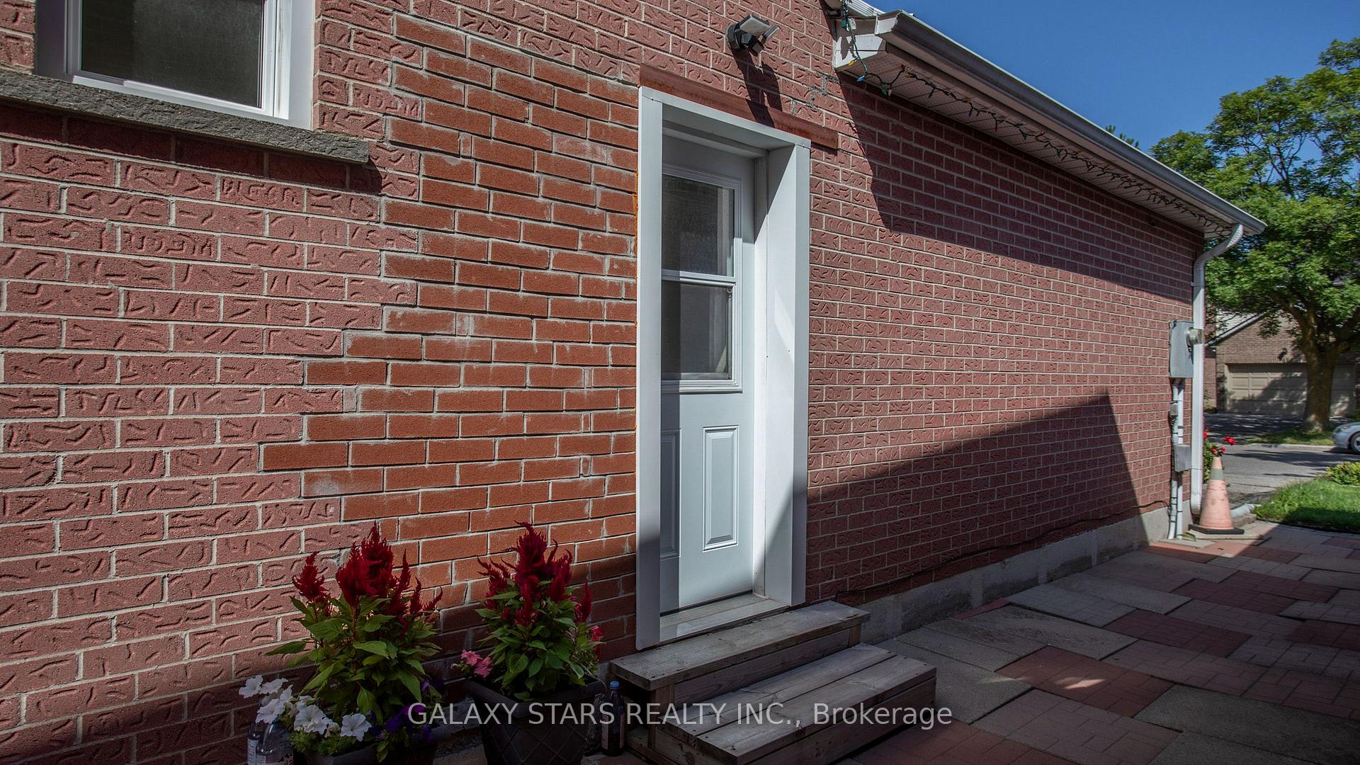 Photo 37 of 40 Nightstar Drive, Richmond Hill, Observatory — HOMEH