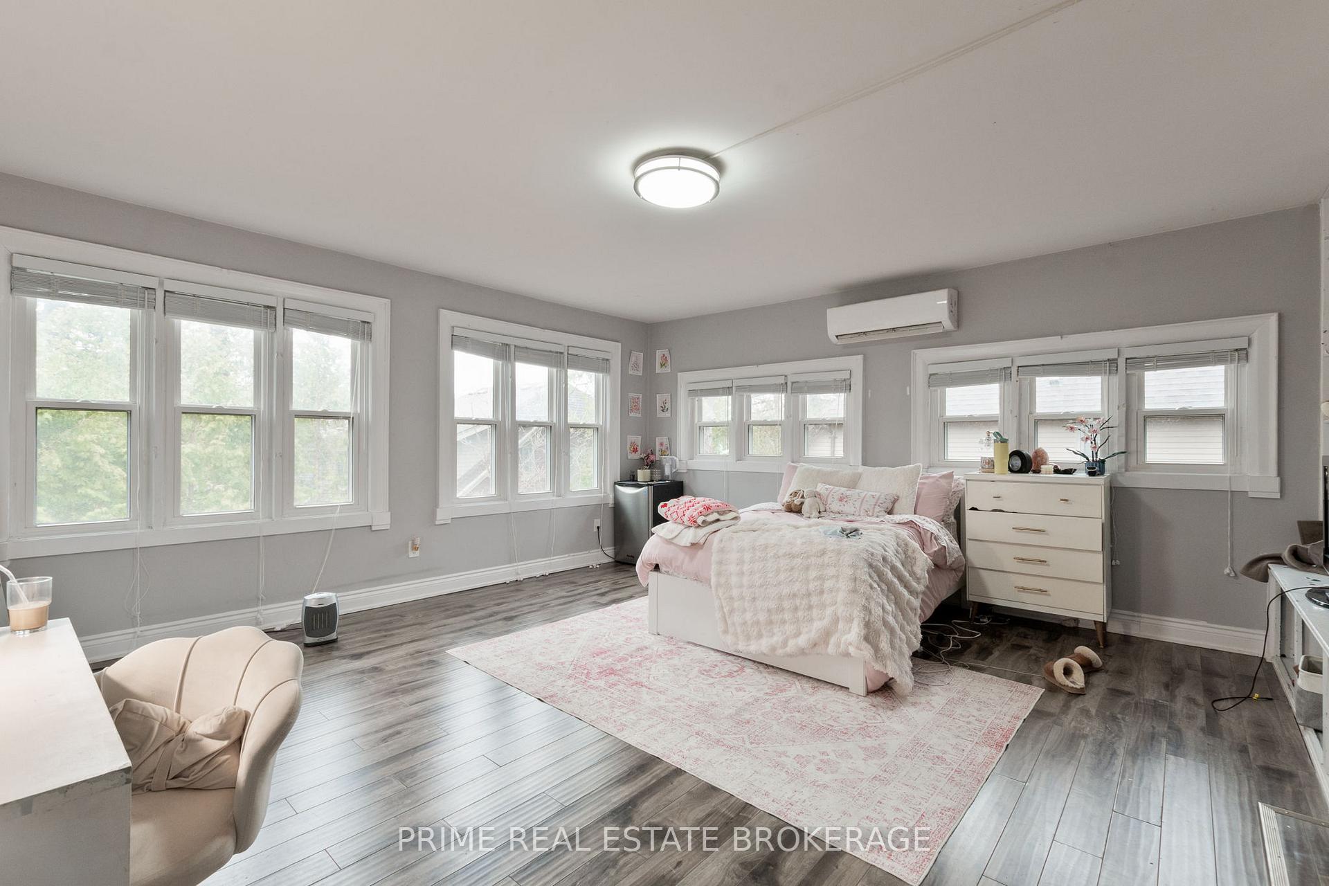 Photo 15 of 290 Huron Street, London, East B — HOMEH