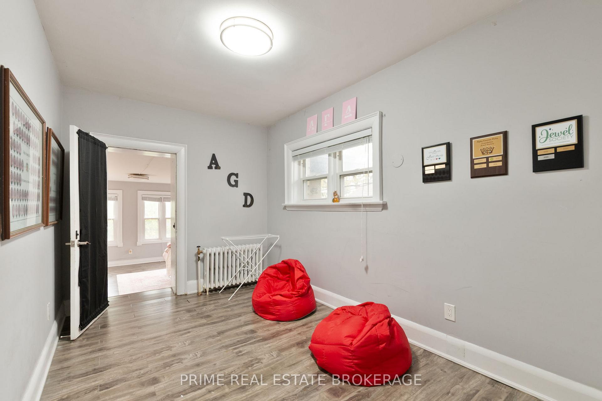 Photo 17 of 290 Huron Street, London, East B — HOMEH