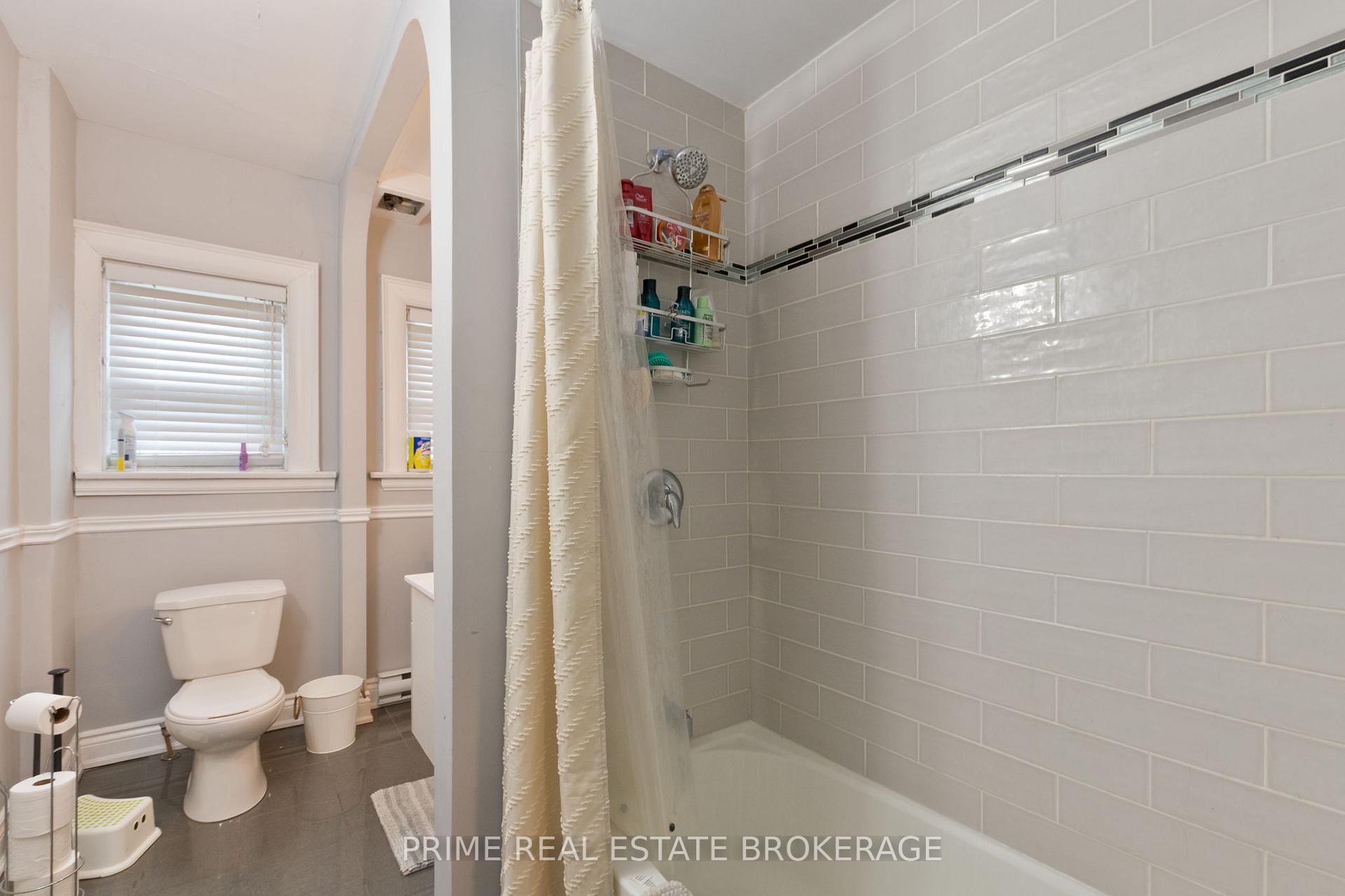Photo 31 of 290 Huron Street, London, East B — HOMEH