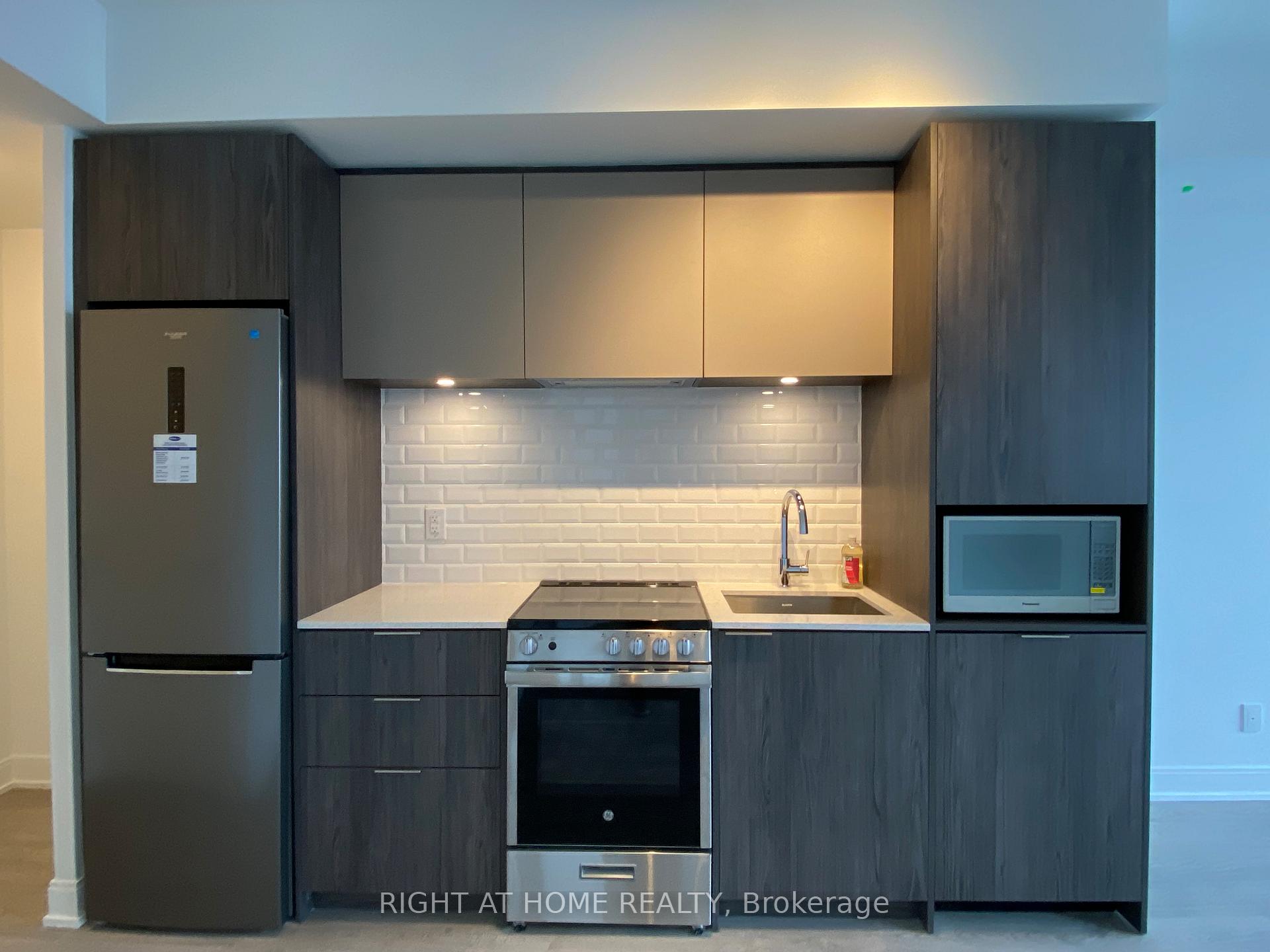 Photo 2 of Unit 1610, 70 Annie Craig Drive, Etobicoke, Mimico — HOMEH