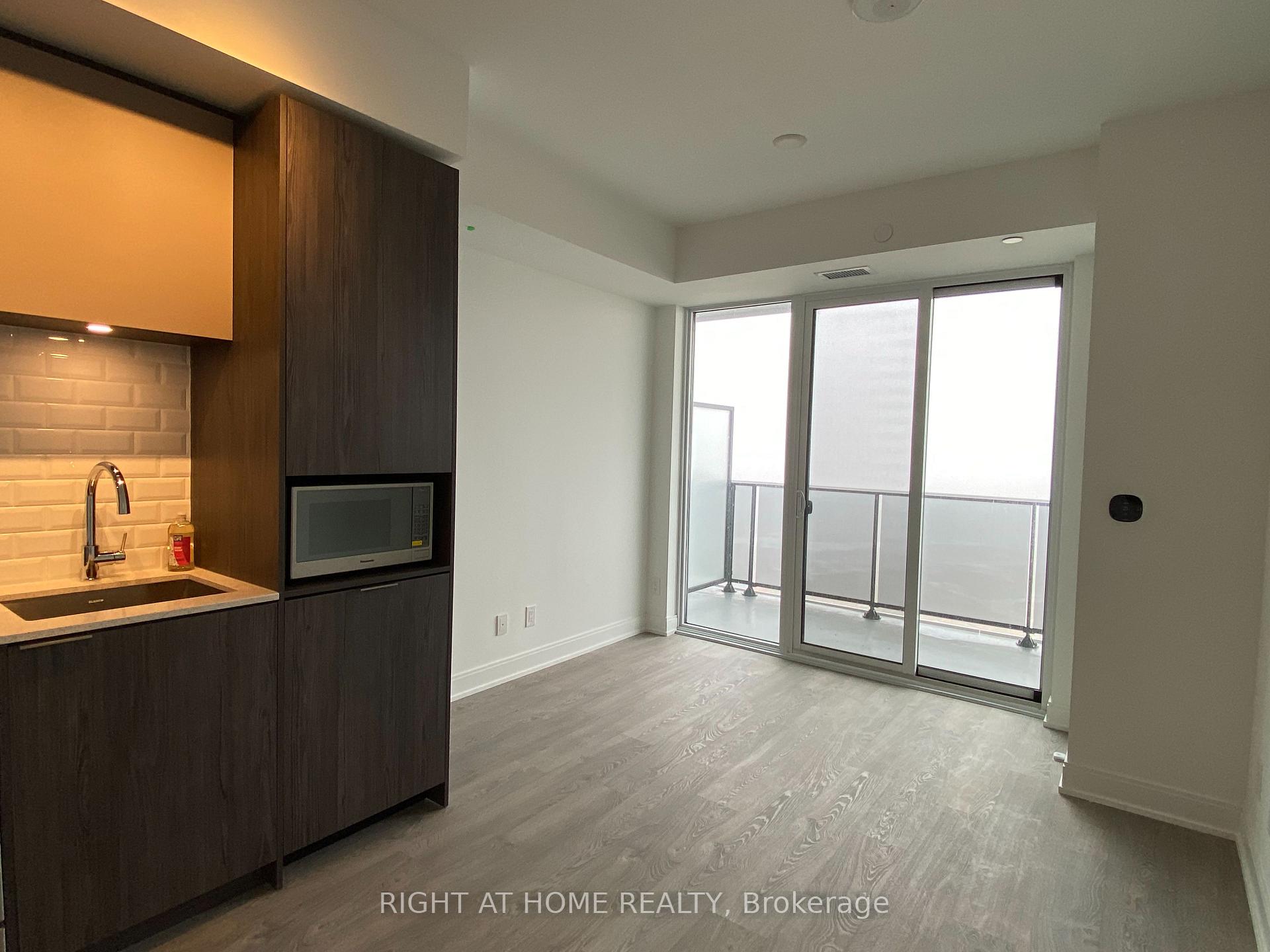 Photo 4 of Unit 1610, 70 Annie Craig Drive, Etobicoke, Mimico — HOMEH