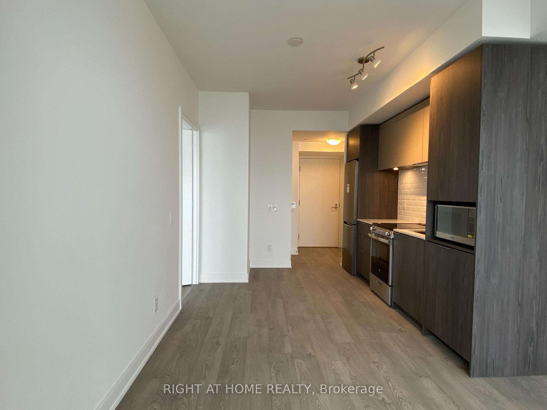 Photo 7 of Unit 1610, 70 Annie Craig Drive, Etobicoke, Mimico — HOMEH